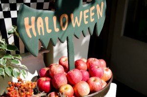 halloween-apple
